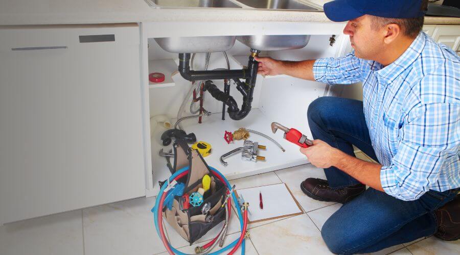 Expert burst pipe repair services in De Soto, IL